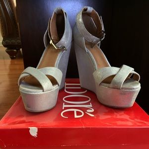 IDORÉ Silver Platforms